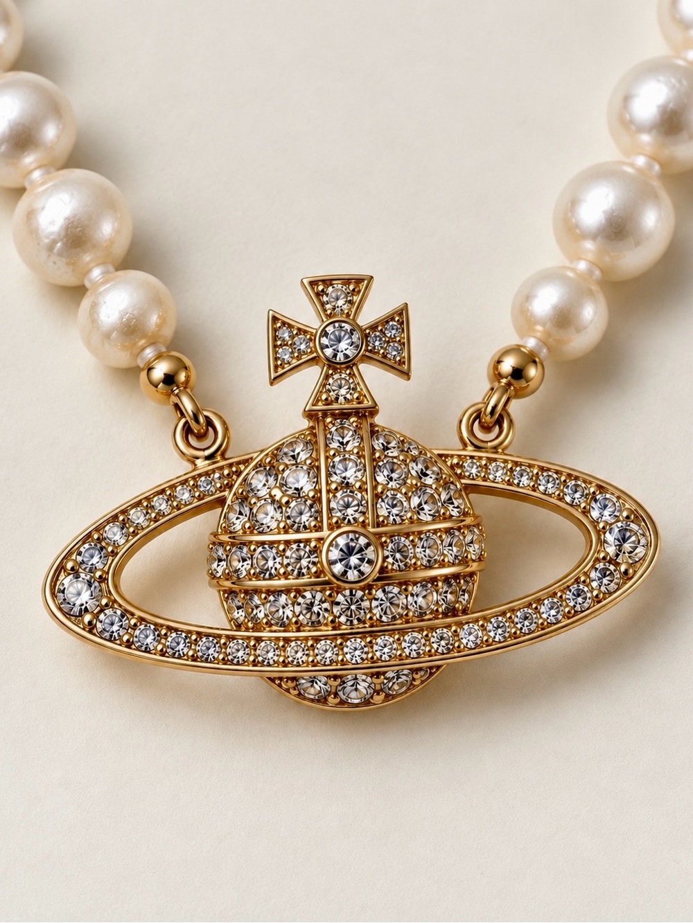 Vivienne Westwood One Row Pearl Bas Relief Choker – Gold / Cream Pearl - Picture 10 of 12